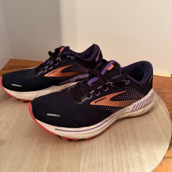 Brooks Adrenaline GTS 22 Women’s Running Shoes Navy Peach Lavender Size 8 B - Picture 1 of 7